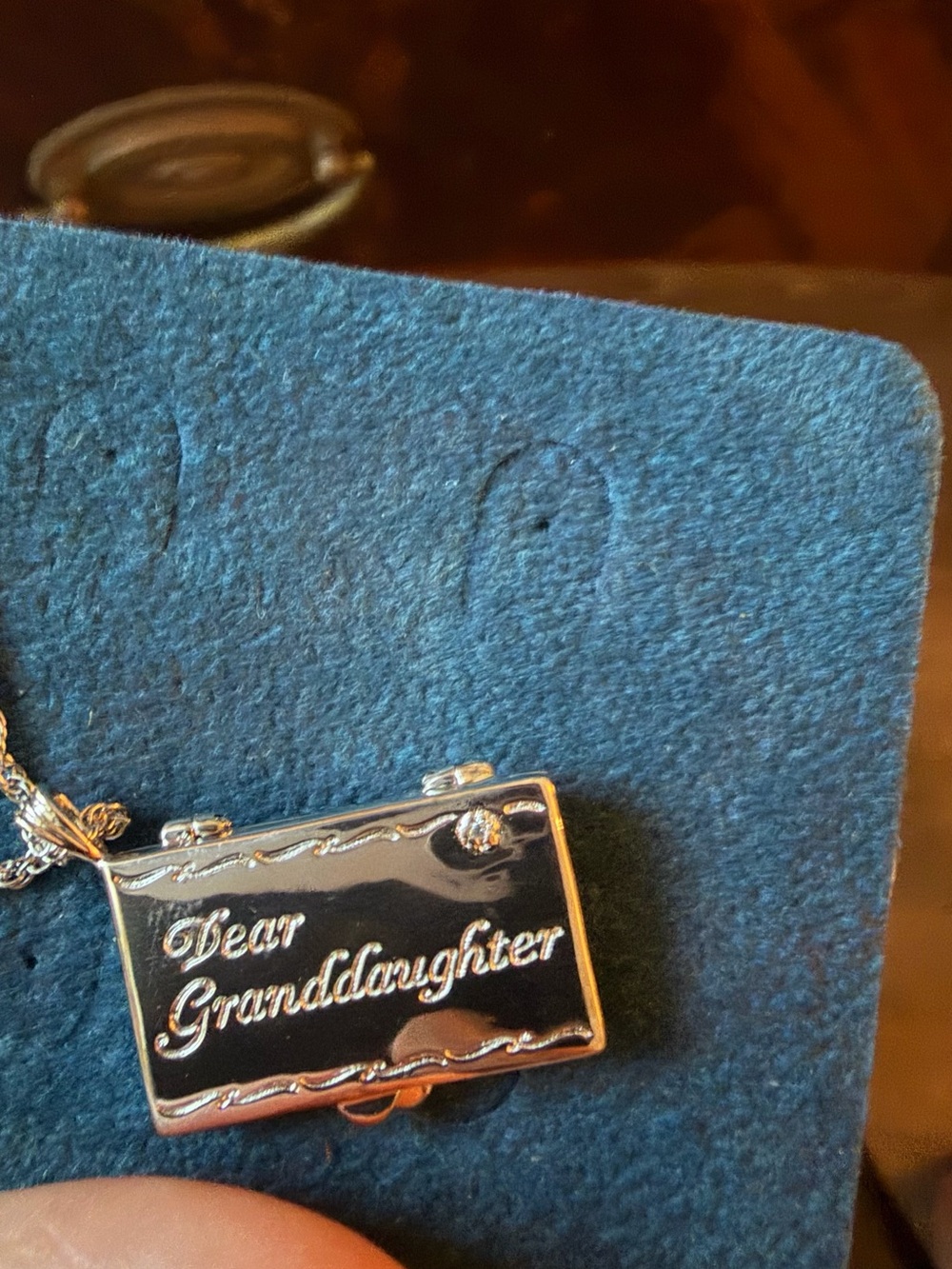 Silver Locket Necklace "I Love You" with Engraved Message - Picture 3 of 4
